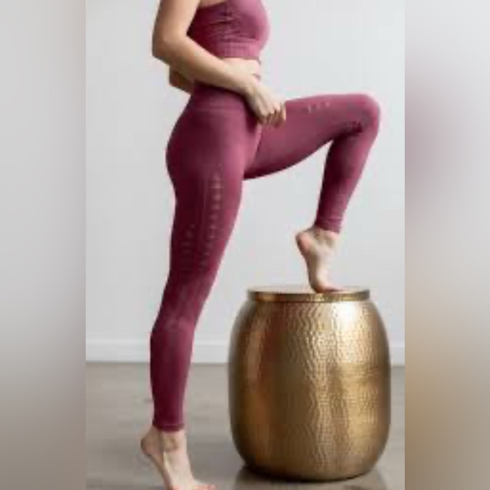 Savvi unique matching sports bra and legging’s sz medium